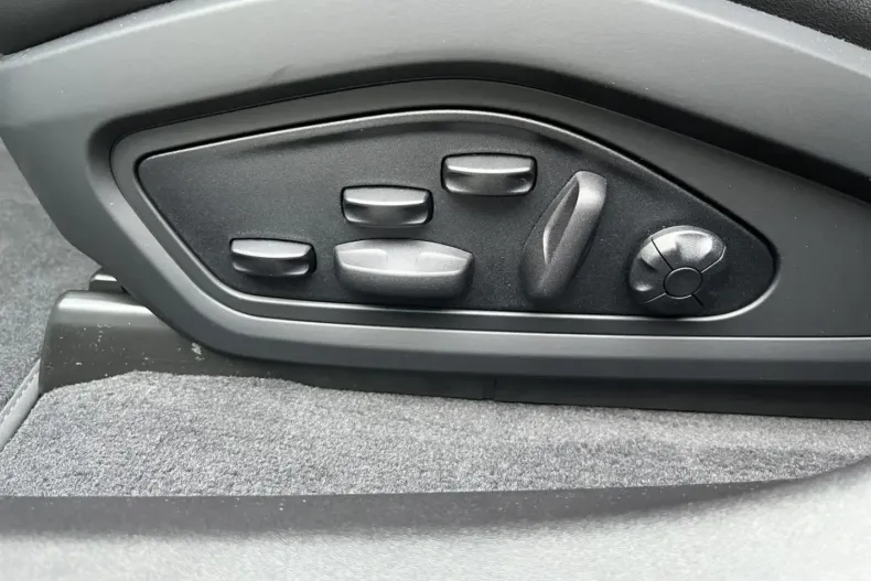 Porsche Taycan din 2025 cu 19.900 km - oferta POR174062 - foto 22