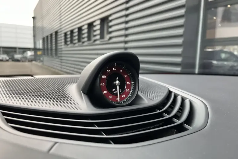 Porsche Taycan din 2025 cu 19.900 km - oferta POR174062 - foto 23