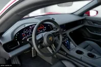 Porsche Taycan din 2024 cu 9.900 km - oferta POR174065 - foto 3