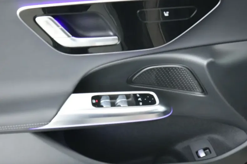 Mercedes-Benz E 220 din 2025 cu 10.199 km - oferta MER174079 - foto 20