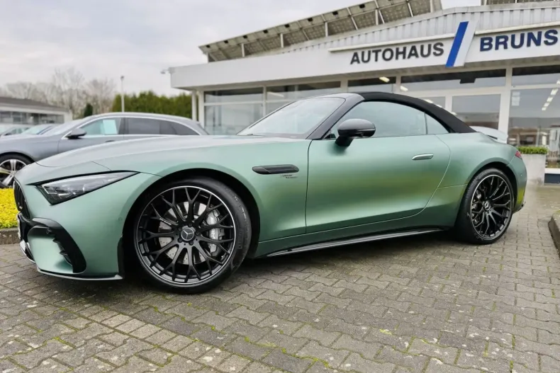 Mercedes-Benz SL 43 AMG din 2024 cu 12.620 km - oferta MER174095 - foto 1