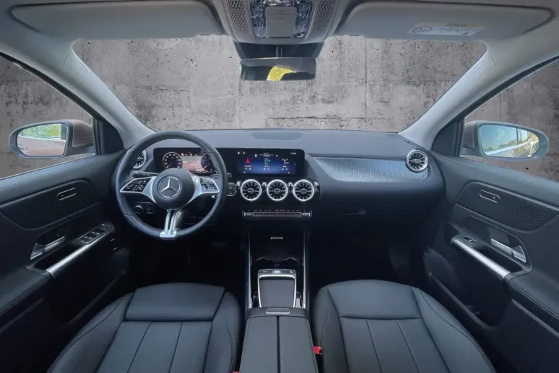 Mercedes-Benz GLA 220 din 2023 cu 34.990 km - oferta MER174113 - foto 9