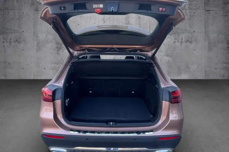 Mercedes-Benz GLA 220 din 2023 cu 34.990 km - oferta MER174113 - foto 16