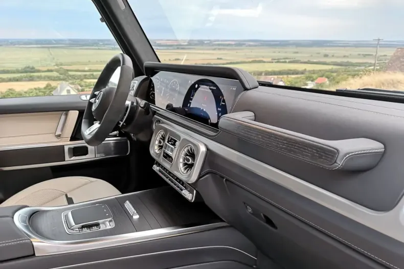 Mercedes-Benz G 63 AMG din 2024 cu 9.000 km - oferta MER174127 - foto 15