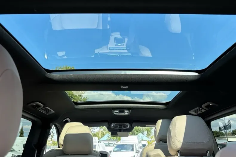 Mercedes-Benz V 300 din 2024 cu 11.150 km - oferta MER174145 - foto 15