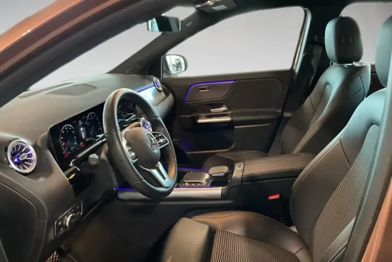 Mercedes-Benz GLA 200 (Clasa GLA) din 2022 cu 50.600 km - oferta MER174147 - foto 4