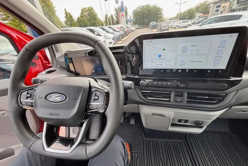 Ford Tourneo Custom din 2024 cu 13.522 km - oferta FOR174155 - foto 11