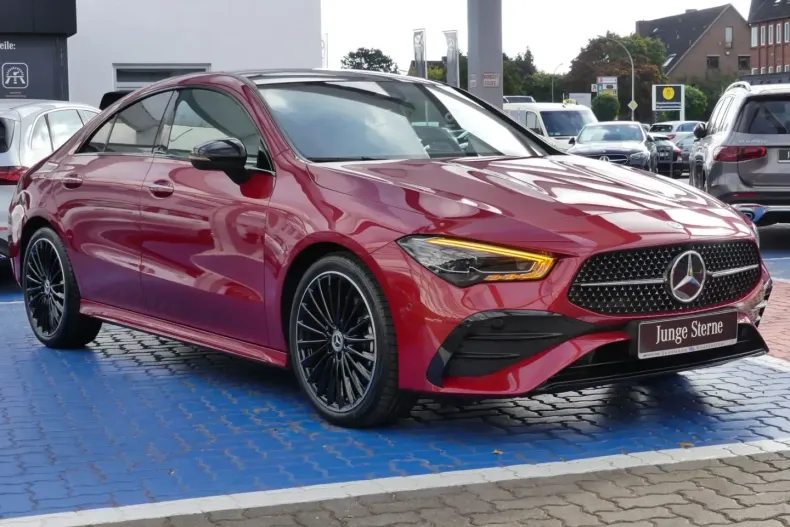 Mercedes-Benz CLA 200 din 2024 cu 16.732 km - oferta MER174169 - foto 1