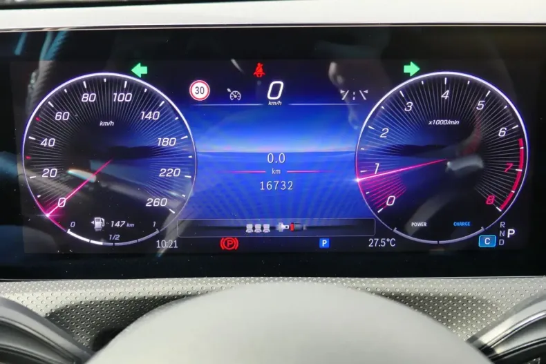 Mercedes-Benz CLA 200 din 2024 cu 16.732 km - oferta MER174169 - foto 7