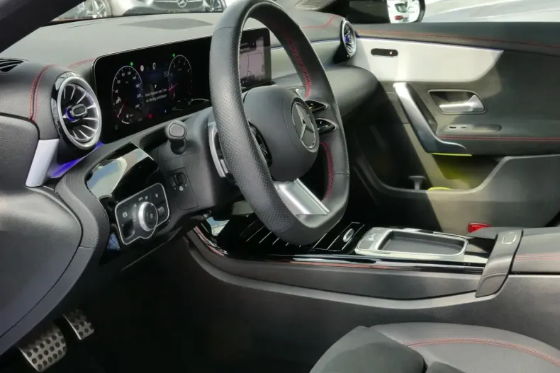 Mercedes-Benz CLA 200 din 2024 cu 16.732 km - oferta MER174169 - foto 12