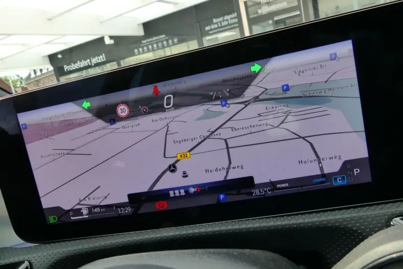 Mercedes-Benz CLA 200 din 2024 cu 16.732 km - oferta MER174169 - foto 17