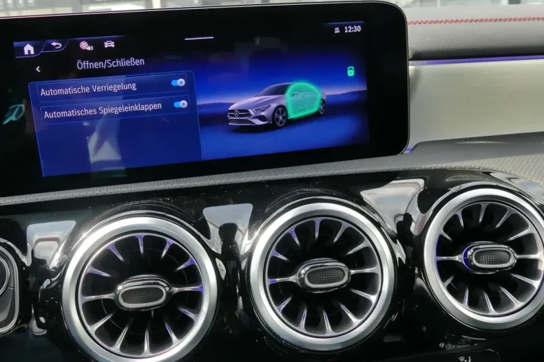 Mercedes-Benz CLA 200 din 2024 cu 16.732 km - oferta MER174169 - foto 18