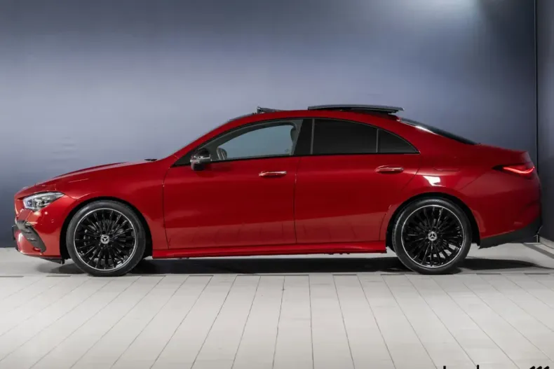 Mercedes-Benz CLA 200 din 2024 cu 19.293 km - oferta MER174170 - foto 3