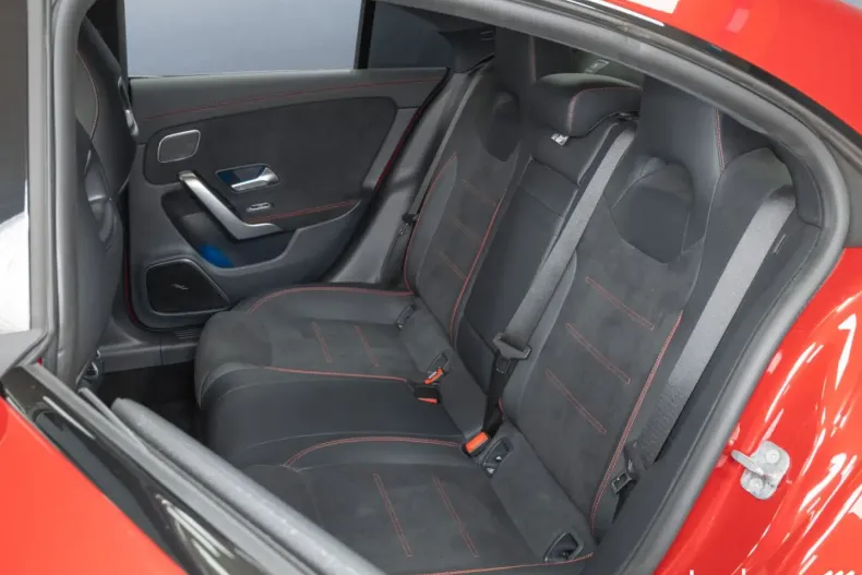 Mercedes-Benz CLA 200 din 2024 cu 19.293 km - oferta MER174170 - foto 13