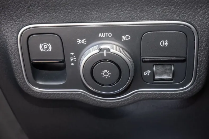 Mercedes-Benz GLA 220 din 2024 cu 16.531 km - oferta MER174173 - foto 14