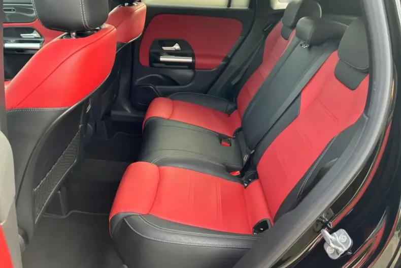 Mercedes-Benz GLA 200 din 2023 cu 34.184 km - oferta MER174174 - foto 7