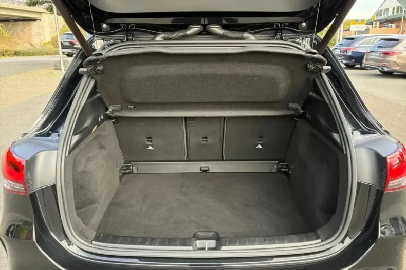 Mercedes-Benz GLA 200 din 2023 cu 34.184 km - oferta MER174174 - foto 11