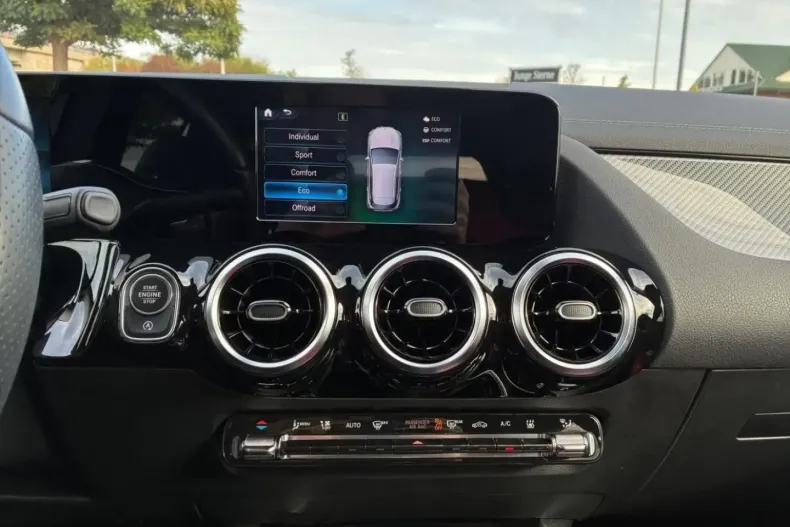 Mercedes-Benz GLA 200 din 2023 cu 34.184 km - oferta MER174174 - foto 18