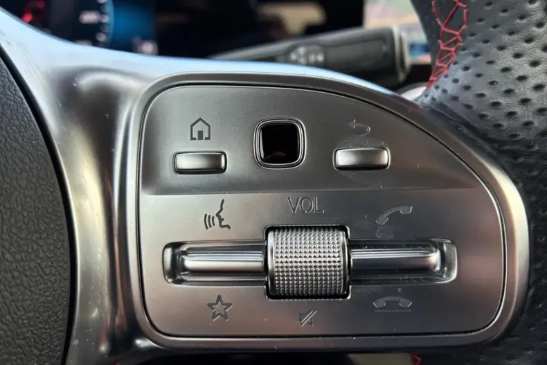 Mercedes-Benz GLA 200 din 2023 cu 34.184 km - oferta MER174174 - foto 20