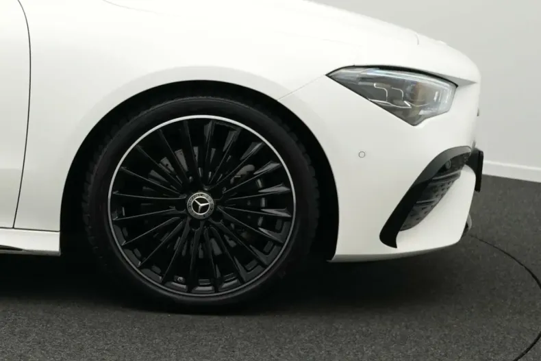 Mercedes-Benz CLA 200 din 2025 cu 11.179 km - oferta MER174175 - foto 6