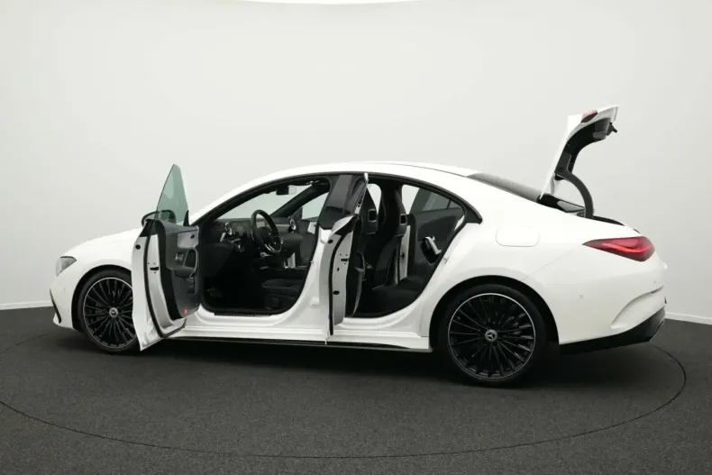 Mercedes-Benz CLA 200 din 2025 cu 11.179 km - oferta MER174175 - foto 14