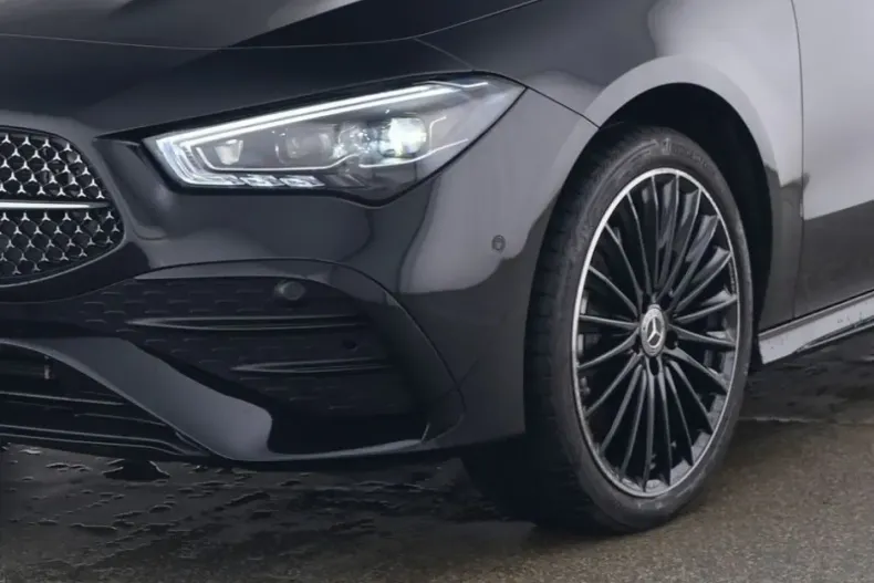 Mercedes-Benz CLA 250 din 2024 cu 7.716 km - oferta MER174176 - foto 2