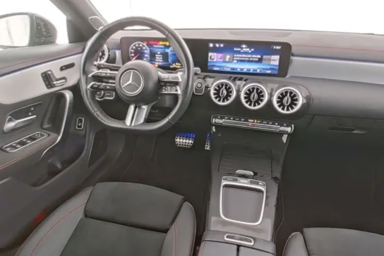 Mercedes-Benz CLA 250 din 2024 cu 7.716 km - oferta MER174176 - foto 6