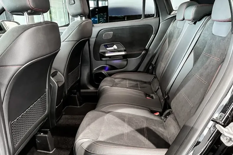 Mercedes-Benz GLA 220 din 2023 cu 24.955 km - oferta MER174178 - foto 14