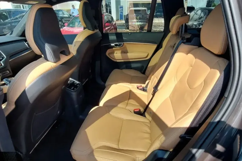 Volvo XC90 din 2024 cu 21.597 km - oferta VOL174179 - foto 10