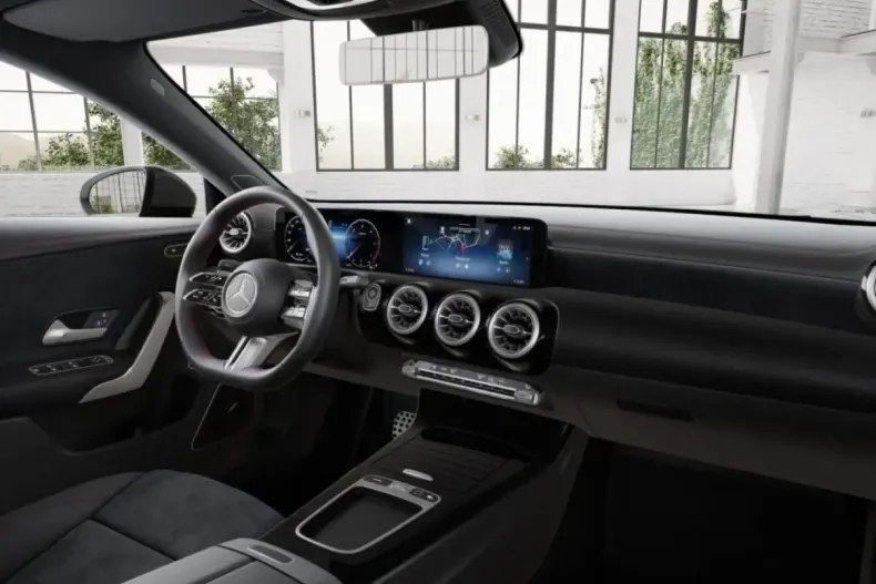 Mercedes-Benz CLA 200 din 2024 cu 19.580 km - oferta MER174184 - foto 8