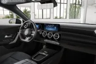 Mercedes-Benz CLA 200 din 2025 cu 12.586 km - oferta MER174186 - foto 11