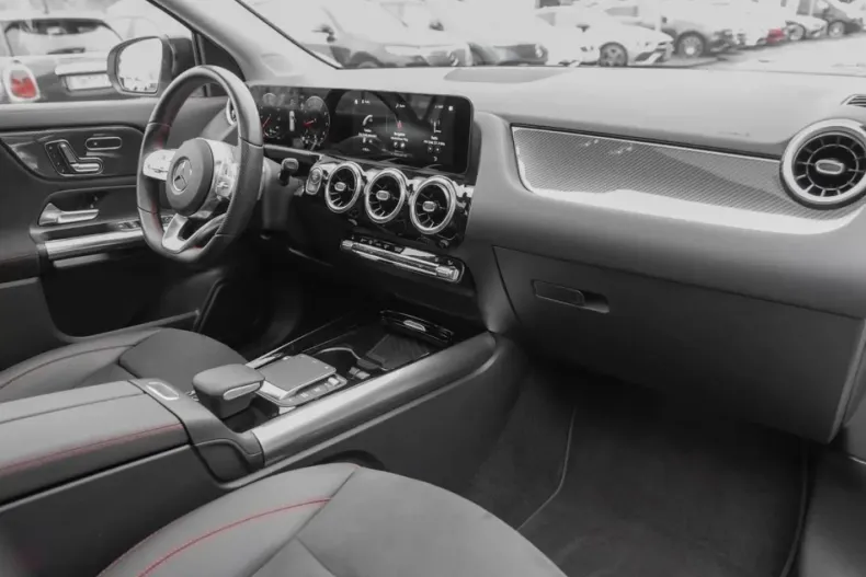 Mercedes-Benz GLA 250 din 2022 cu 40.170 km - oferta MER174187 - foto 14