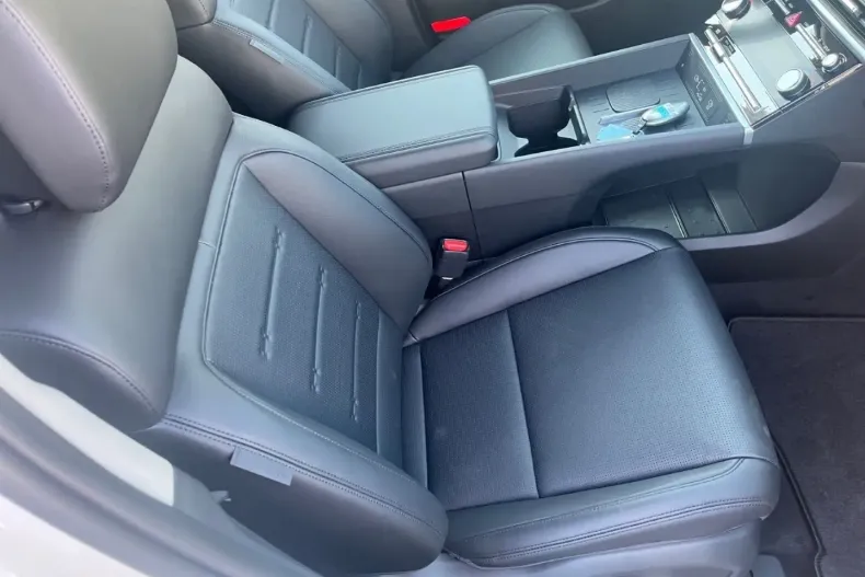 Hyundai SANTA FE din 2025 cu 2.993 km - oferta HYU174191 - foto 15