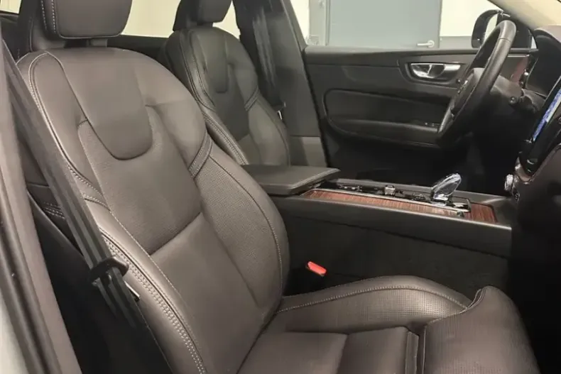 Volvo XC60 din 2024 cu 12.000 km - oferta VOL174196 - foto 19