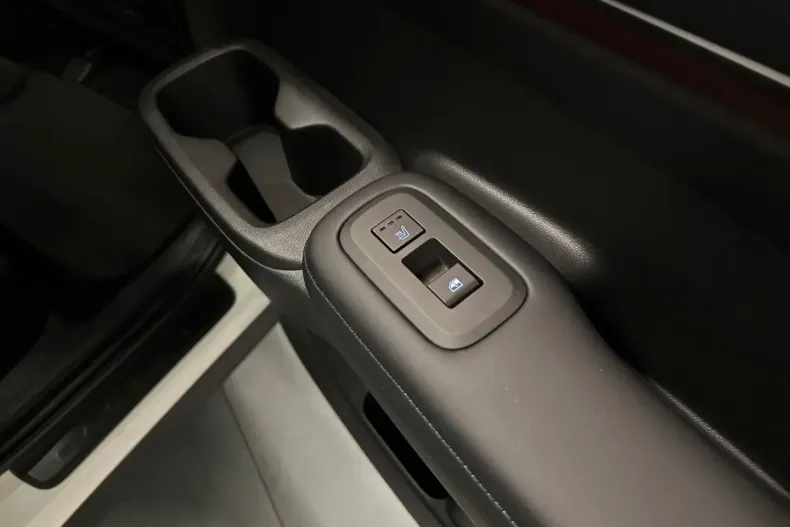 Hyundai SANTA FE din 2024 cu 10.850 km - oferta HYU174200 - foto 30