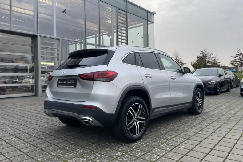 Mercedes-Benz GLA 220 din 2021 cu 41.954 km - oferta MER174203 - foto 4