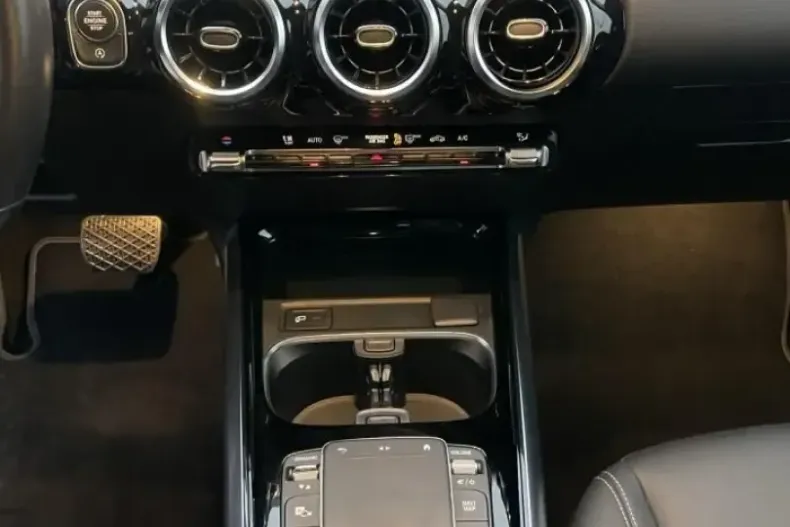 Mercedes-Benz GLA 220 din 2021 cu 41.954 km - oferta MER174203 - foto 15