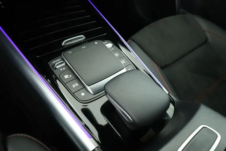 Mercedes-Benz GLA 200 din 2021 cu 63.784 km - oferta MER174205 - foto 15