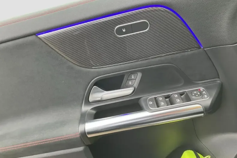 Mercedes-Benz GLA 200 din 2021 cu 34.535 km - oferta MER174206 - foto 11