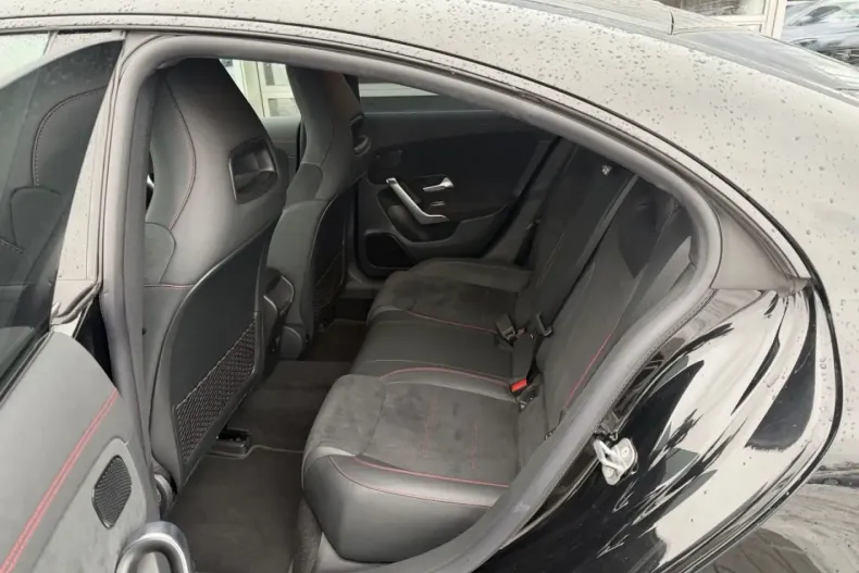 Mercedes-Benz CLA 250 din 2022 cu 46.327 km - oferta MER174209 - foto 11