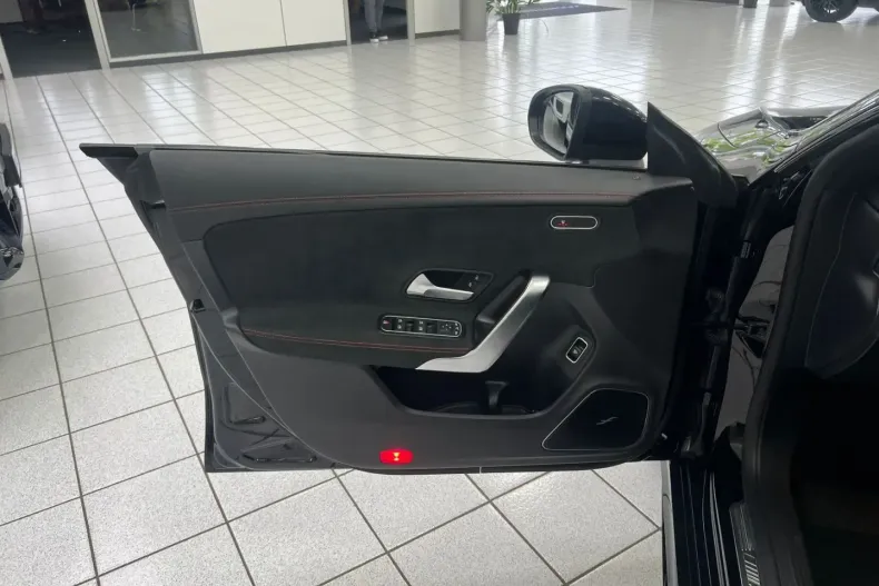 Mercedes-Benz CLA 35 AMG din 2021 cu 51.213 km - oferta MER174211 - foto 8