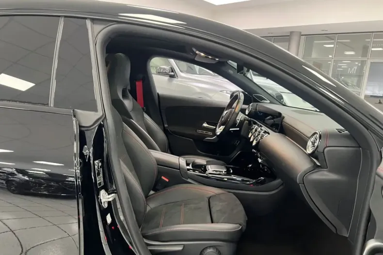 Mercedes-Benz CLA 35 AMG din 2021 cu 51.213 km - oferta MER174211 - foto 18