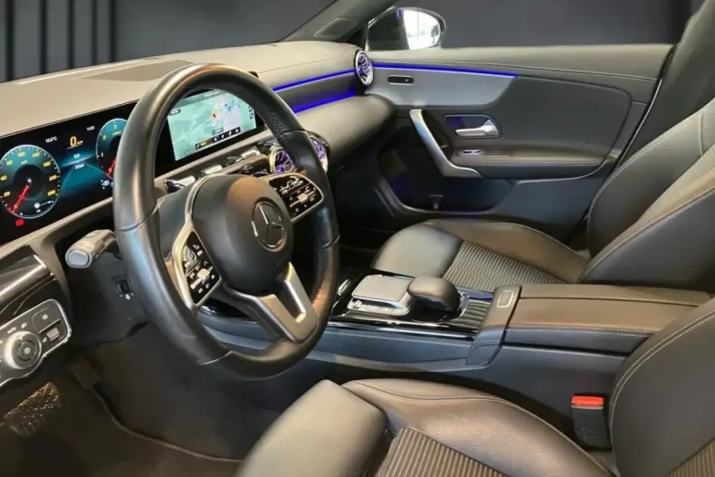 Mercedes-Benz CLA 220 din 2022 cu 79.361 km - oferta MER174212 - foto 5