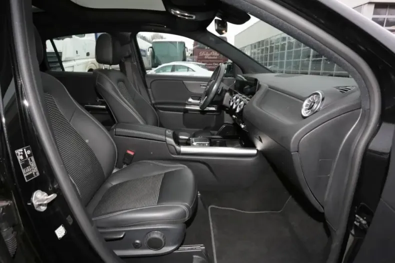 Mercedes-Benz GLA 200 din 2021 cu 60.170 km - oferta MER174215 - foto 8