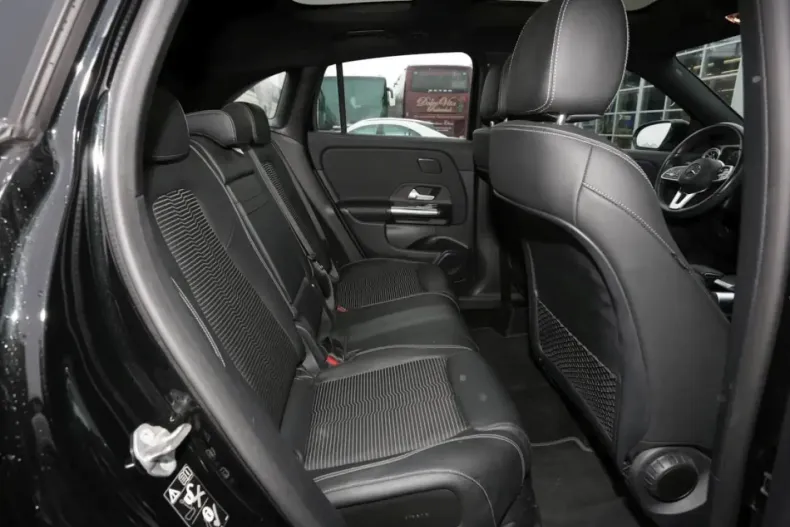 Mercedes-Benz GLA 200 din 2021 cu 60.170 km - oferta MER174215 - foto 10