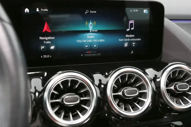 Mercedes-Benz GLA 200 din 2021 cu 60.170 km - oferta MER174215 - foto 15