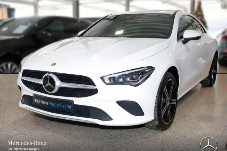 Mercedes-Benz CLA 250 din 2022 cu 53.091 km - oferta MER174222 - foto 1
