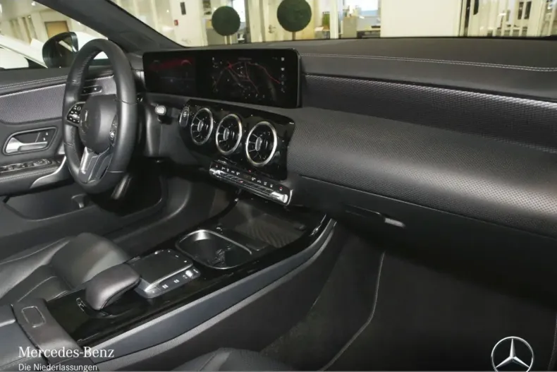 Mercedes-Benz CLA 250 din 2022 cu 53.091 km - oferta MER174222 - foto 5