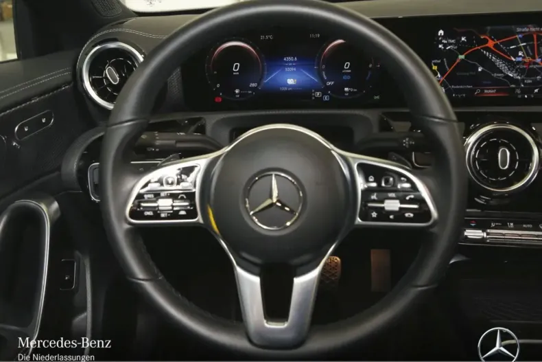 Mercedes-Benz CLA 250 din 2022 cu 53.091 km - oferta MER174222 - foto 11