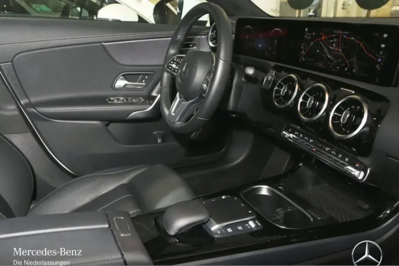 Mercedes-Benz CLA 250 din 2022 cu 53.091 km - oferta MER174222 - foto 13